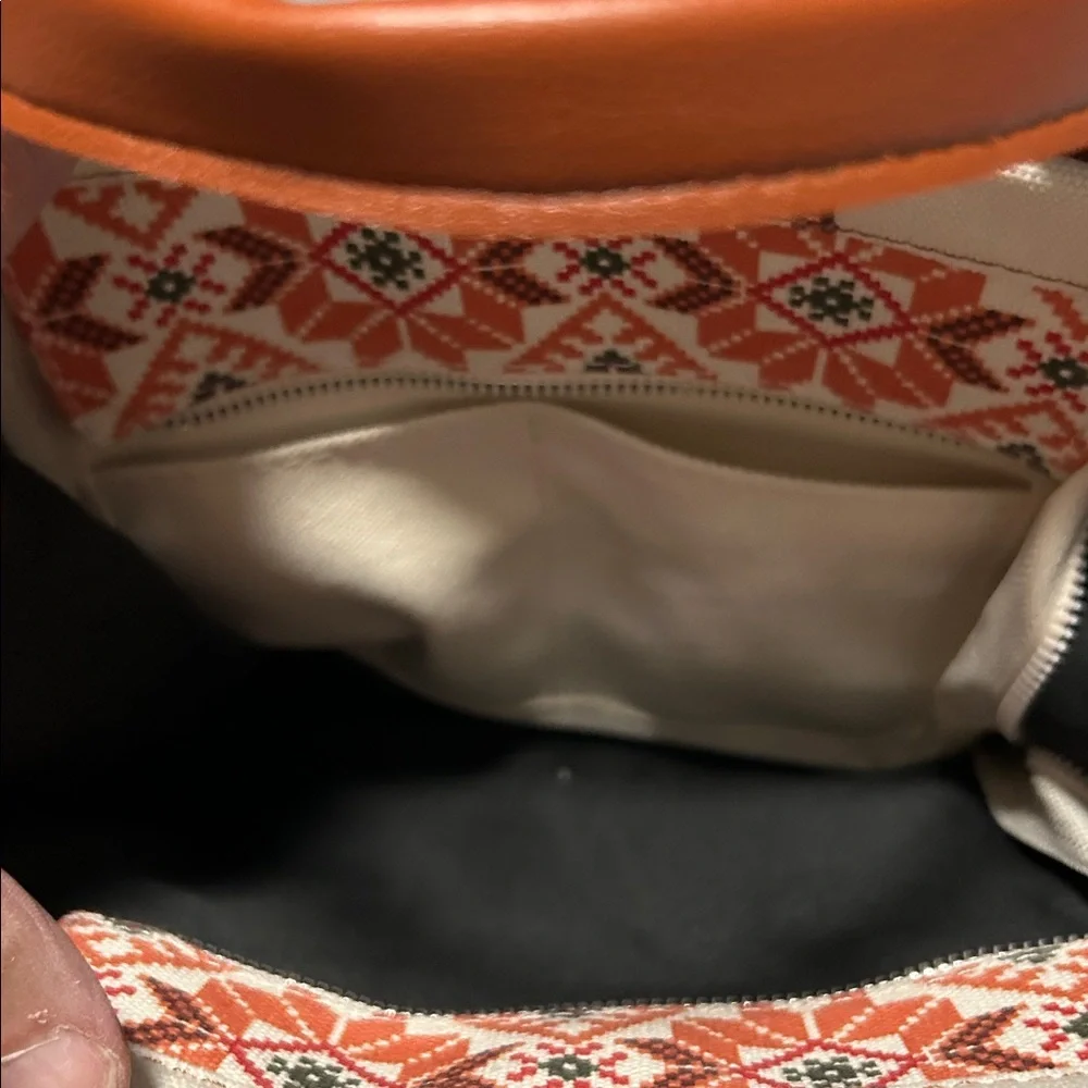 Tote Crossbody Bag with Orange and Brown Pattern And Guitar Straps NWOT - Picture 3 of 4